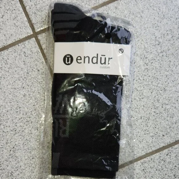 ENDUR Compression Socks - Picture 1 of 2